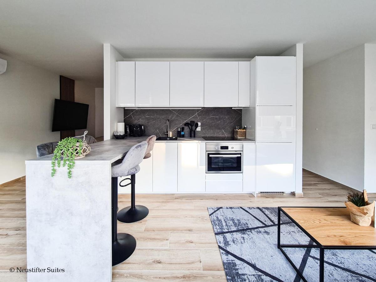 St Antoni Suite2 Stilvolle Ferienwohnung Mit Parkplatz In Айзенштадт Екстер'єр фото